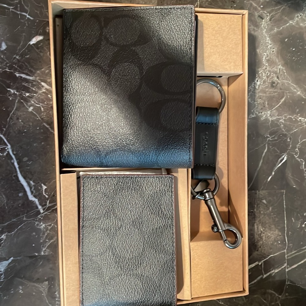 Coach Men’s Oxblood Black Wallet 3 piece gift set - Picture 5 of 7